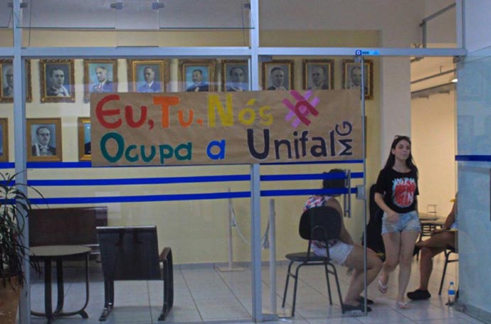 /12610unifal-peq.jpg