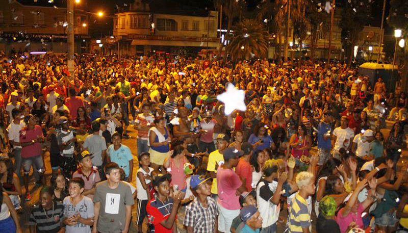 /13248carna-cp.jpg
