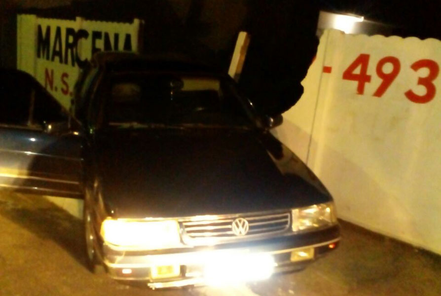 /13341carrr-cp.jpg