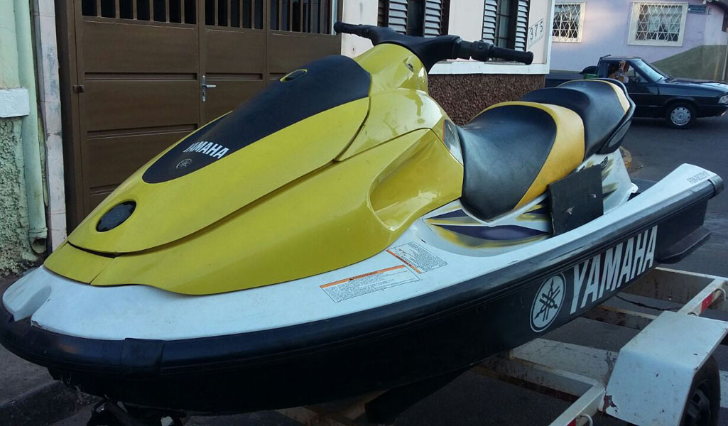 Carros de luxo, jet-ski e R$ 8 milhões: Polícia faz operação