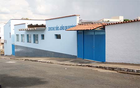 /9045creche-peq.jpg